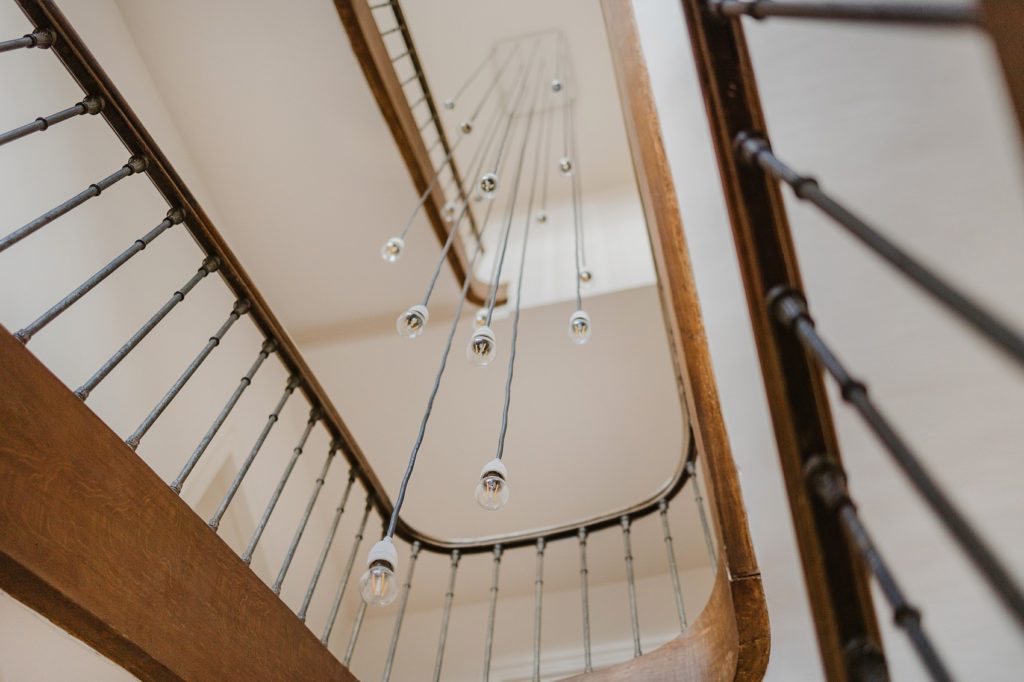 A backyard Wedding at Chateau de Redon y French wedding photographer Jade Sequeval