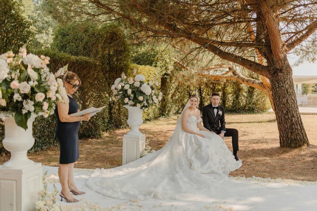 Celebrants in France at Domaine d'Essendieras by Jade Sequeval French Photographer