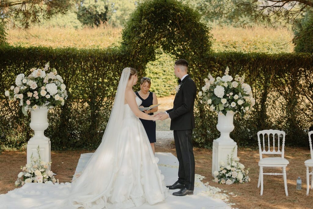 Wedding ceremony at Domaine d'Essendieras by Jade Sequeval French Photographer