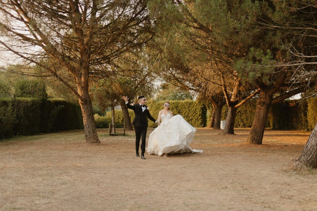 Wedding Entrance at Domaine d'Essendieras by Jade Sequeval French Photographer