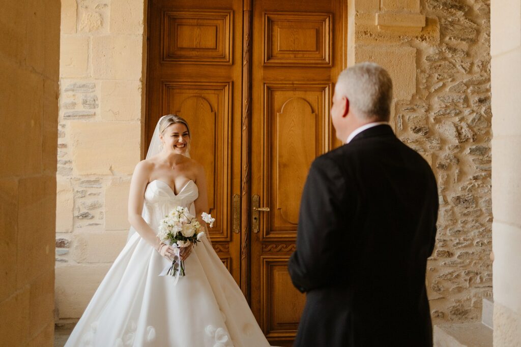 First look with dad at Domaine d'Essendieras by Jade Sequeval French Photographer