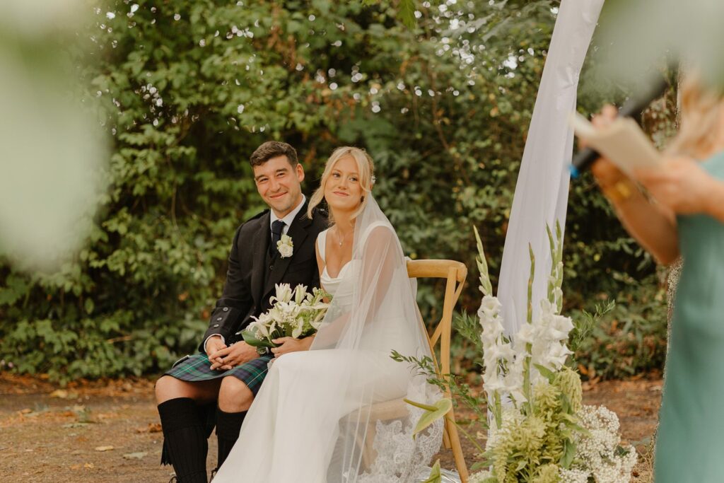 Outdoor ceremony at Chateau Réal - photo by Jade Sequeval wedding Photographer in Bordeaux